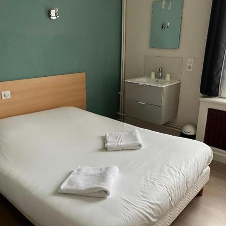 Hotel Aux Bons Amis Remeš Exteriér fotografie