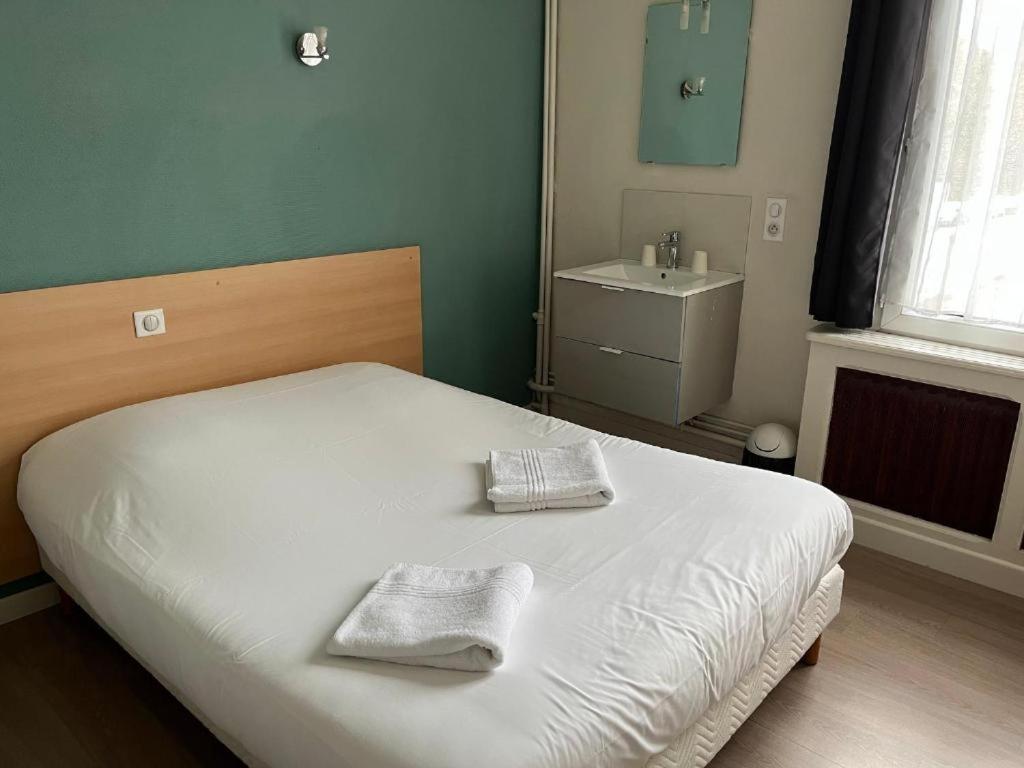 Hotel Aux Bons Amis Remeš Exteriér fotografie